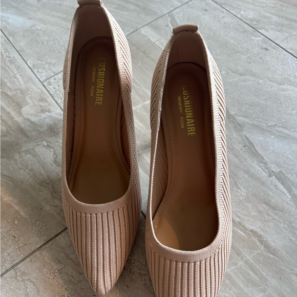Cushionaire Memory Foam Heels - Picture 2 of 4